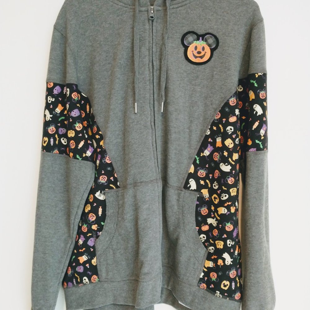 Disney Mickey Halloween Zipped Hoodie Size XL NWT